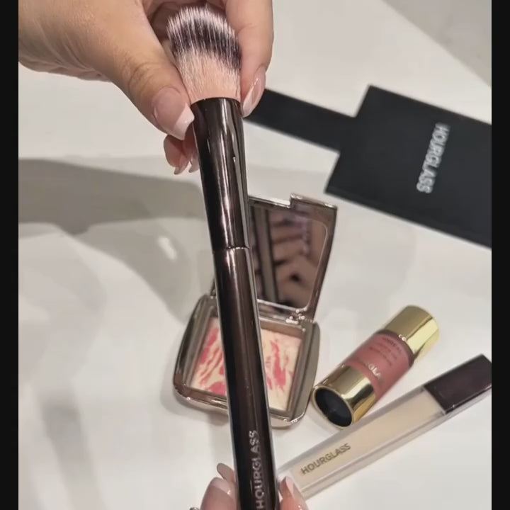 HOURGLASS No. 15 Liquid Blush Brush, Angled Contour Brush, Loose Powder Brush, Professional beauty tools