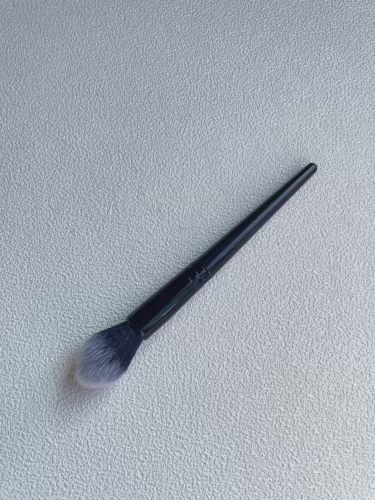 Peach Heart Blusher Brush Powder Blush Cream Liquid Blush Makeup Brushes Flat Small Precise Blush Brush Makeup Tools